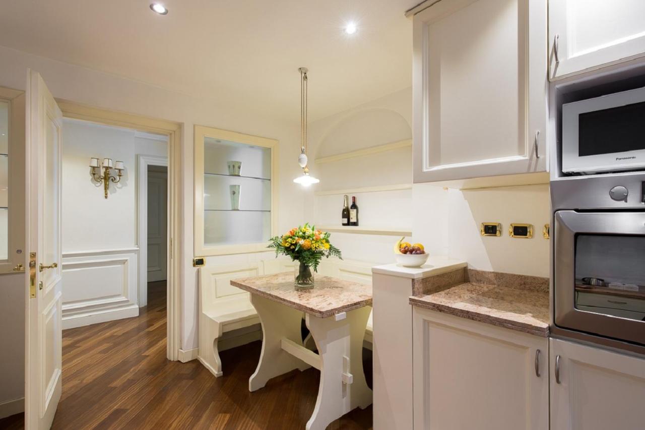 47Luxury Suites - Colosseo Рим Экстерьер фото